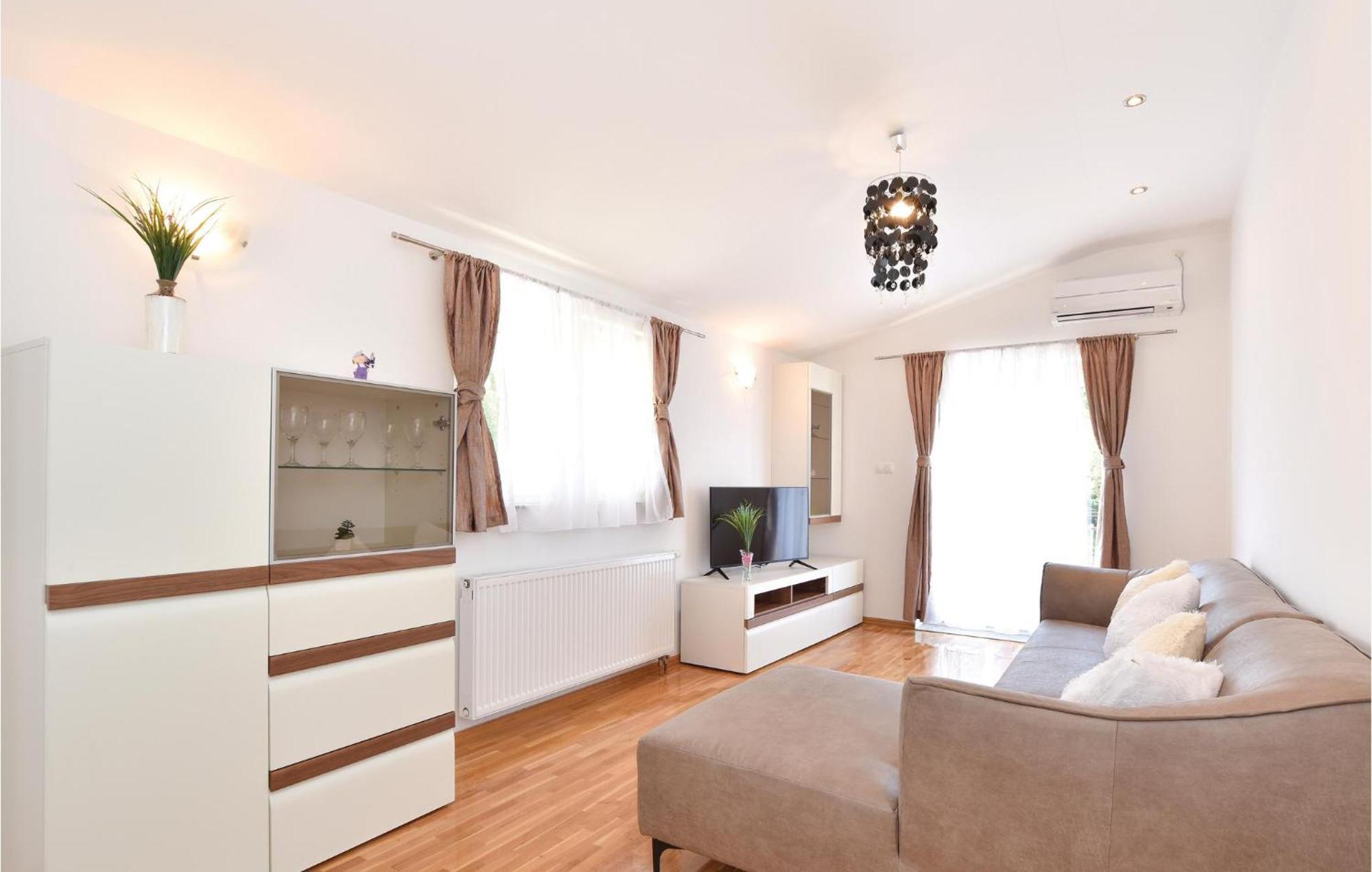 Nice Home In Grab With Wifi Dış mekan fotoğraf